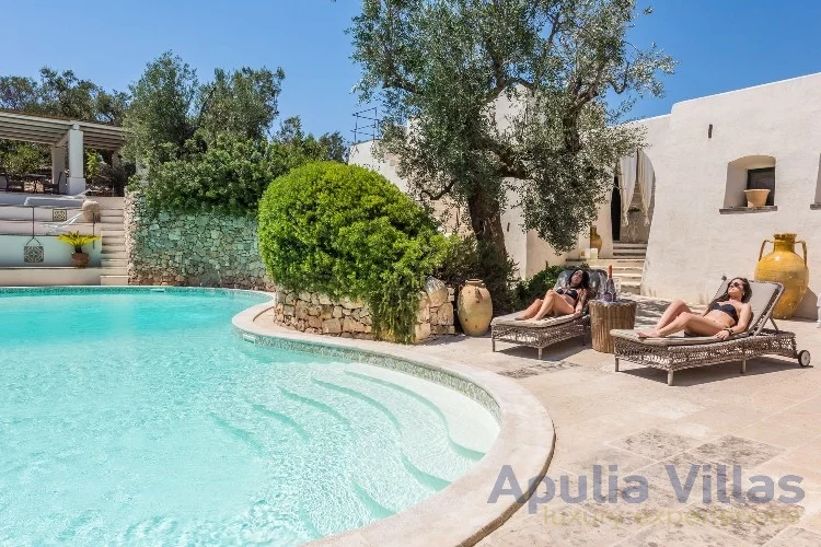 Photo 2 Villa Racale